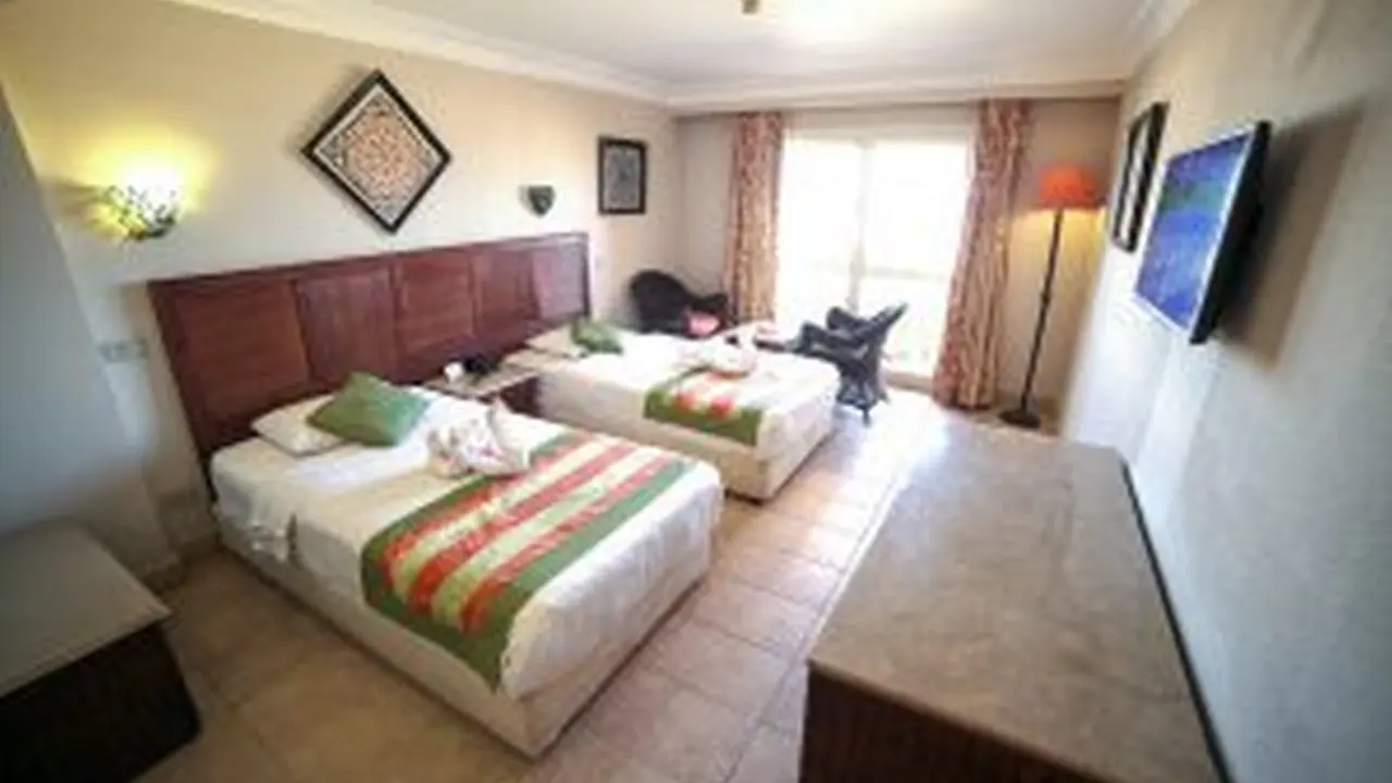 الفندق رومانس & أكوا بارك - العين السخنة